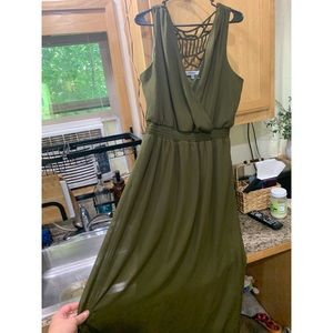 Plus size dress, beautiful back detailing